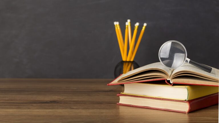 kita sebagai manusia wajib menuntut ilmu