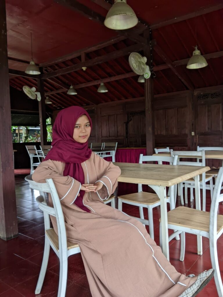 uc_stacked_images_elementor_88c2cf5_item3